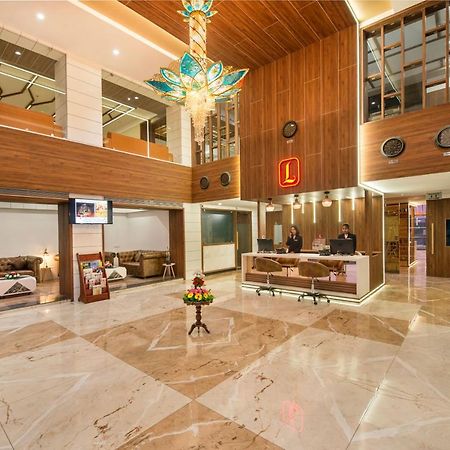 Lords Eco Inn Morbi Екстериор снимка