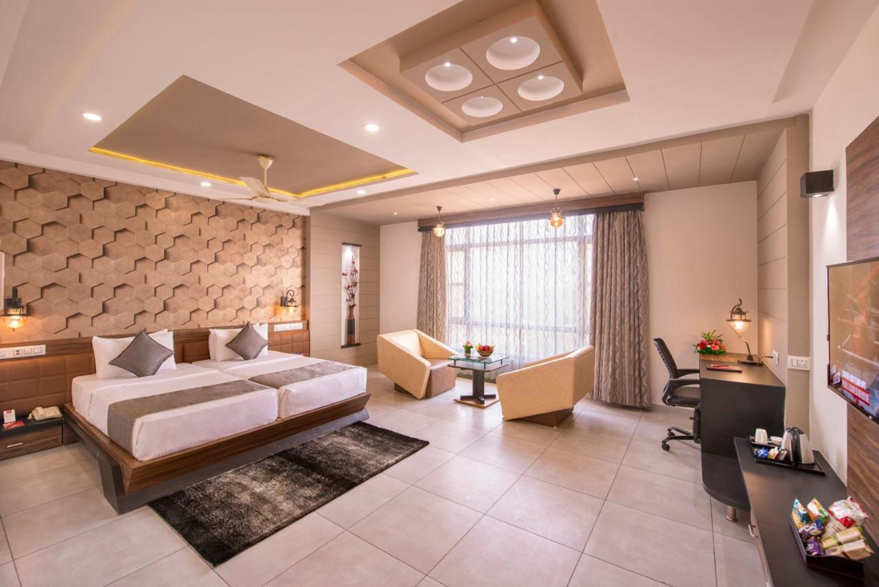 Lords Eco Inn Morbi Екстериор снимка