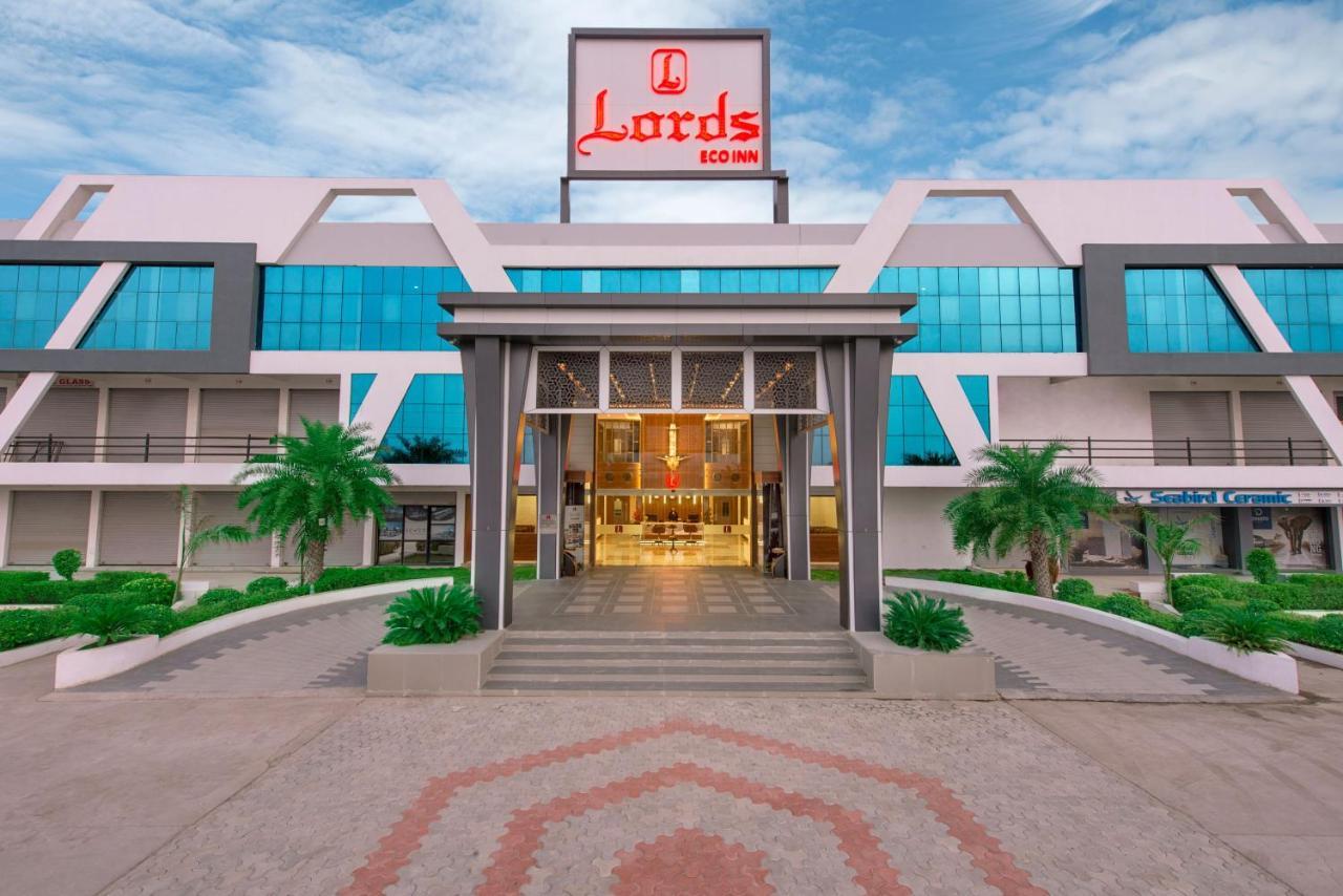 Lords Eco Inn Morbi Екстериор снимка